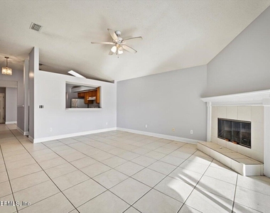 2791 Lantana Lakes Drive W - Photo Thumbnail 10