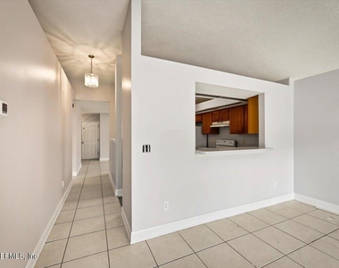 2791 Lantana Lakes Drive W - Photo Thumbnail 12