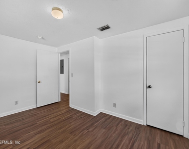 5812 Tampico Road - Photo Thumbnail 15