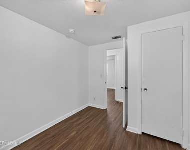 5812 Tampico Road - Photo Thumbnail 20