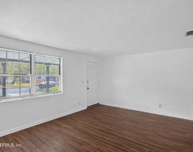 5812 Tampico Road - Photo Thumbnail 3