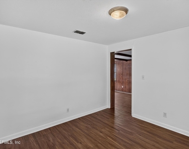 5812 Tampico Road - Photo Thumbnail 9