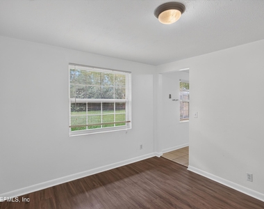 5812 Tampico Road - Photo Thumbnail 10