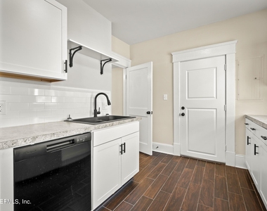 1834 Walnut Street - Photo Thumbnail 21