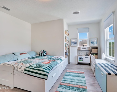 132 Stonecrest Drive - Photo Thumbnail 32
