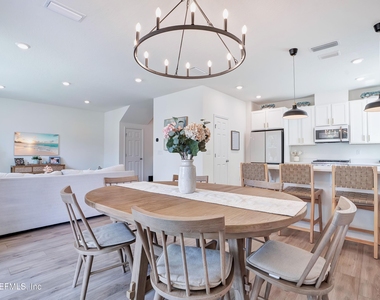 132 Stonecrest Drive - Photo Thumbnail 7