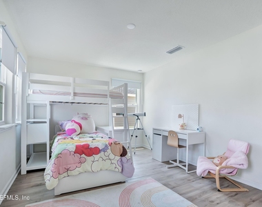 132 Stonecrest Drive - Photo Thumbnail 34