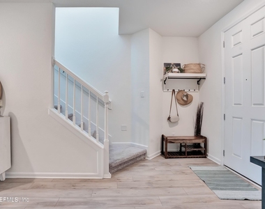 132 Stonecrest Drive - Photo Thumbnail 23