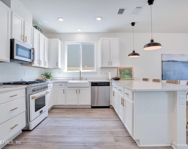 132 Stonecrest Drive - Photo Thumbnail 14