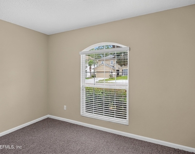 469 Glendale Lane - Photo Thumbnail 17