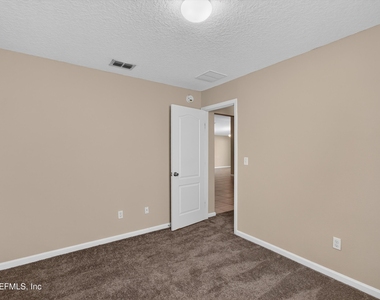 469 Glendale Lane - Photo Thumbnail 23