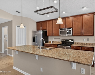 469 Glendale Lane - Photo Thumbnail 9