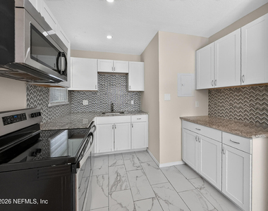 1547 Flagler Avenue - Photo Thumbnail 17