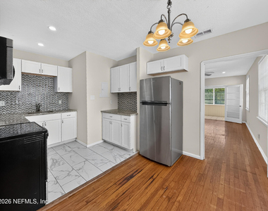 1547 Flagler Avenue - Photo Thumbnail 16