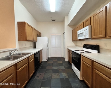 6106 Maggies Circle - Photo Thumbnail 4