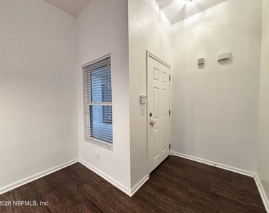 6106 Maggies Circle - Photo Thumbnail 2