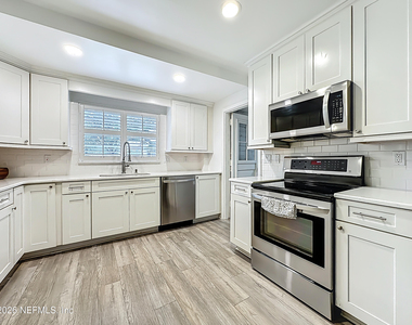 5553 Salerno Road - Photo Thumbnail 4
