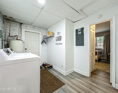 5553 Salerno Road - Photo Thumbnail 17
