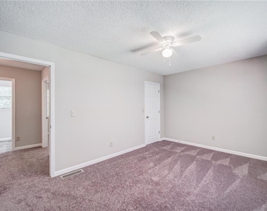 4084 Hidden Hollow Drive - Photo Thumbnail 18