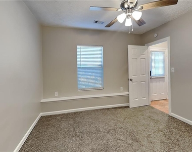 5105 N Bridges Drive - Photo Thumbnail 12