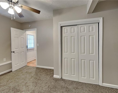 5105 N Bridges Drive - Photo Thumbnail 11
