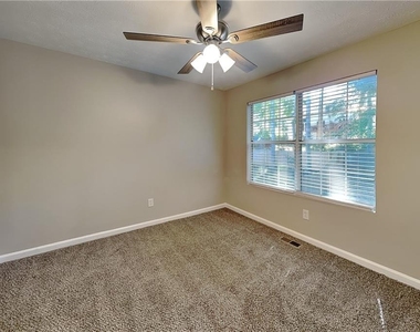 5105 N Bridges Drive - Photo Thumbnail 13