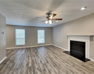 5105 N Bridges Drive - Photo Thumbnail 2