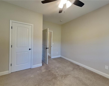 218 Cranbrooke Drive - Photo Thumbnail 14