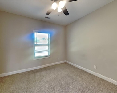218 Cranbrooke Drive - Photo Thumbnail 15