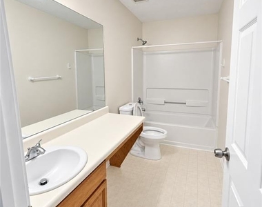 3713 Crescent Hill Lane Nw - Photo Thumbnail 16