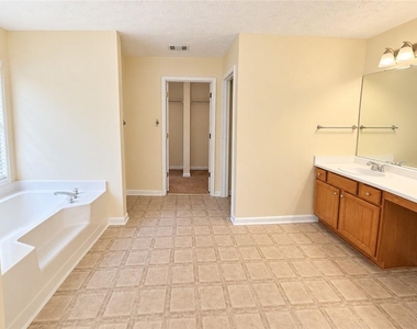 3713 Crescent Hill Lane Nw - Photo Thumbnail 9