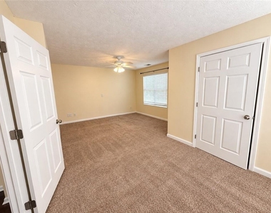 3713 Crescent Hill Lane Nw - Photo Thumbnail 13