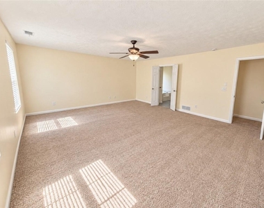 3713 Crescent Hill Lane Nw - Photo Thumbnail 8