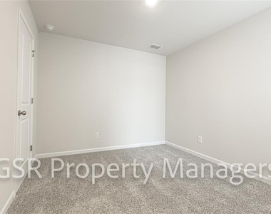 377 Timberland Avenue - Photo Thumbnail 22