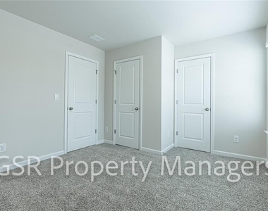 377 Timberland Avenue - Photo Thumbnail 17