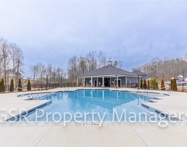 377 Timberland Avenue - Photo Thumbnail 31