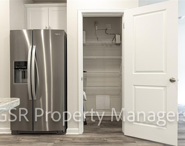 377 Timberland Avenue - Photo Thumbnail 10