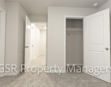 377 Timberland Avenue - Photo Thumbnail 23