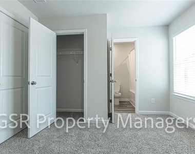 377 Timberland Avenue - Photo Thumbnail 18
