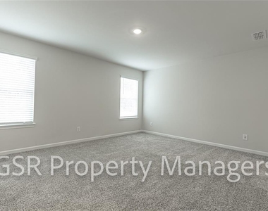 377 Timberland Avenue - Photo Thumbnail 25