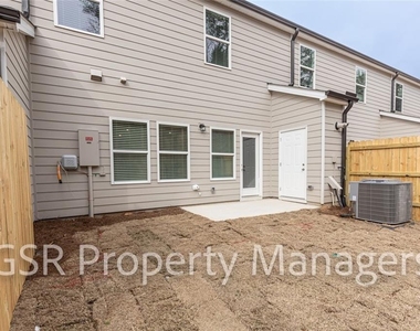377 Timberland Avenue - Photo Thumbnail 28