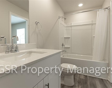 377 Timberland Avenue - Photo Thumbnail 20