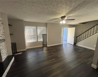 832 Brandlwood Way Nw - Photo Thumbnail 9
