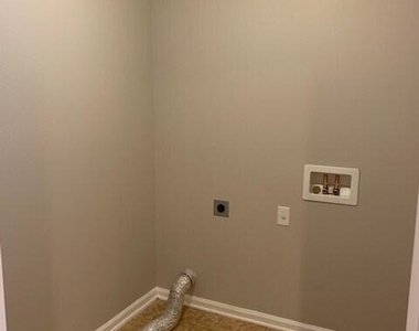 828 Wards Creek Lane - Photo Thumbnail 17