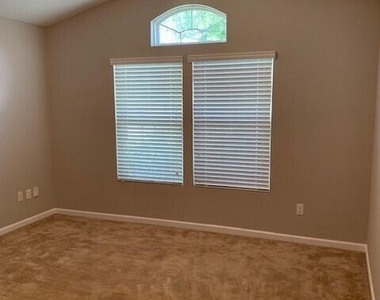 828 Wards Creek Lane - Photo Thumbnail 13