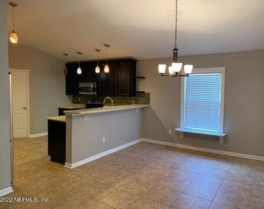 828 Wards Creek Lane - Photo Thumbnail 6
