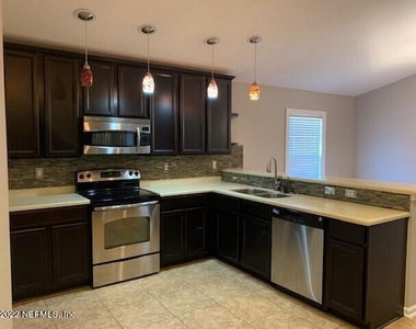 828 Wards Creek Lane - Photo Thumbnail 3