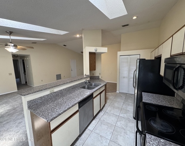 8055 Creedmoor Drive - Photo Thumbnail 5