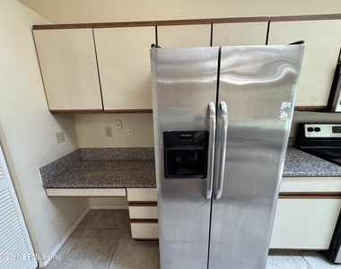 8055 Creedmoor Drive - Photo Thumbnail 7