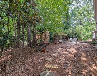 300 Cedar Knoll Court - Photo Thumbnail 4